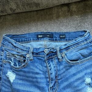 BKE Alec 30 x 32 distressed denim